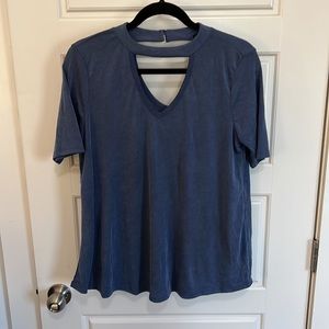 Ribbed Key-Hole Tee